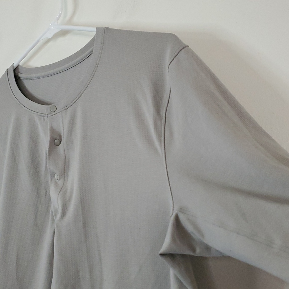 Lululemon Henley Top Mens Longsleeve Button Closure Size Medium - Picture 2 of 11